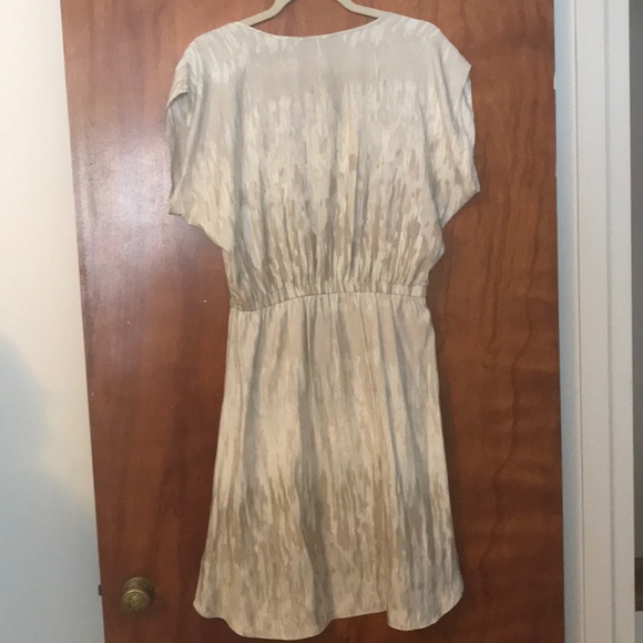 Silky cream patterned high low dress - Picture 4 of 5